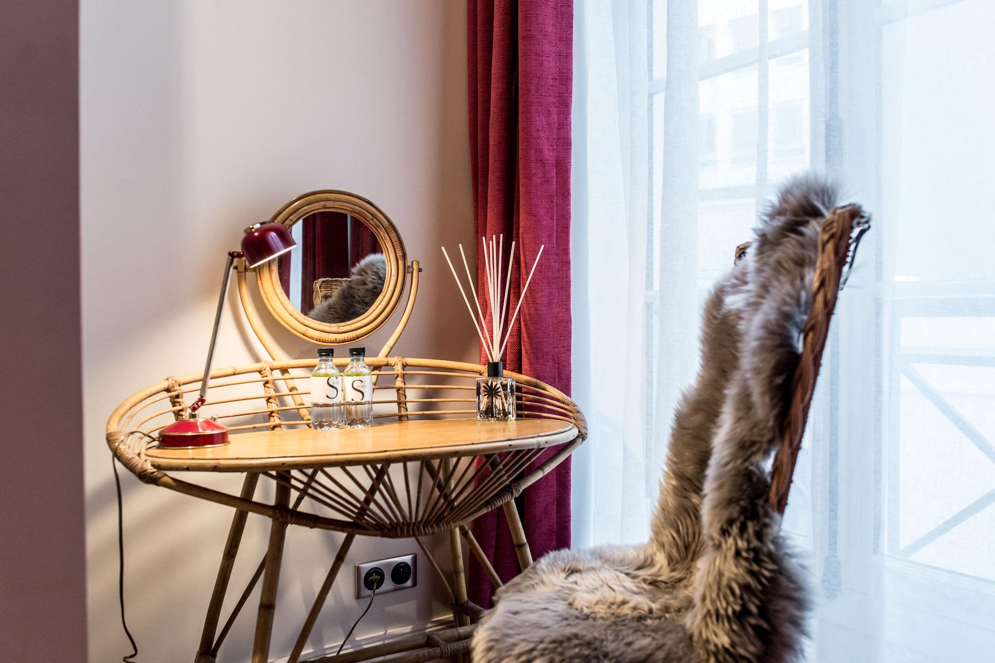 1er Etage Sopi-montmartre Hotel Parijs